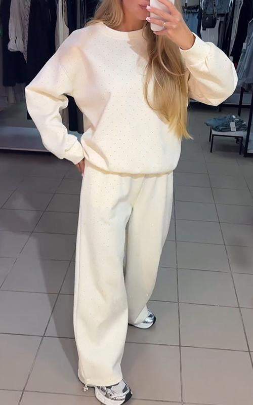 LAILA - ELEGANT BEKVÄM LOUNGESET FÖR HEMMET
