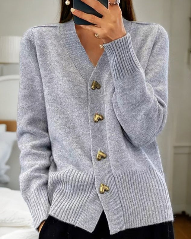EVA - ELEGANT KOFTA MED HJÄRTFORMAD KNAPPDESIGN